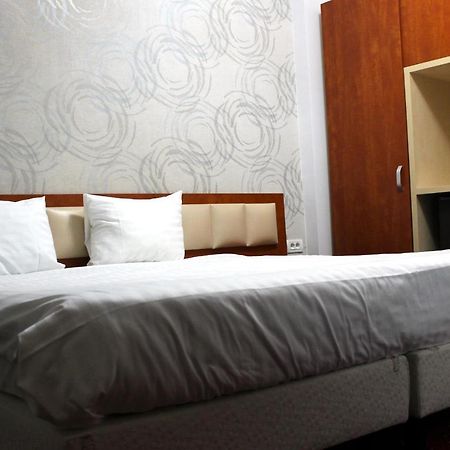 Kosher Hotel Lev Or بوخارست المظهر الخارجي الصورة