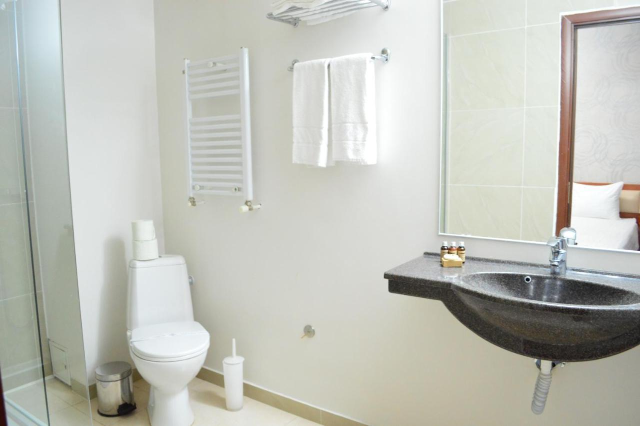 Kosher Hotel Lev Or بوخارست المظهر الخارجي الصورة