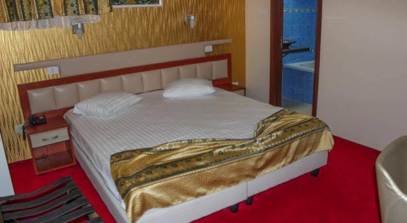 Kosher Hotel Lev Or بوخارست المظهر الخارجي الصورة